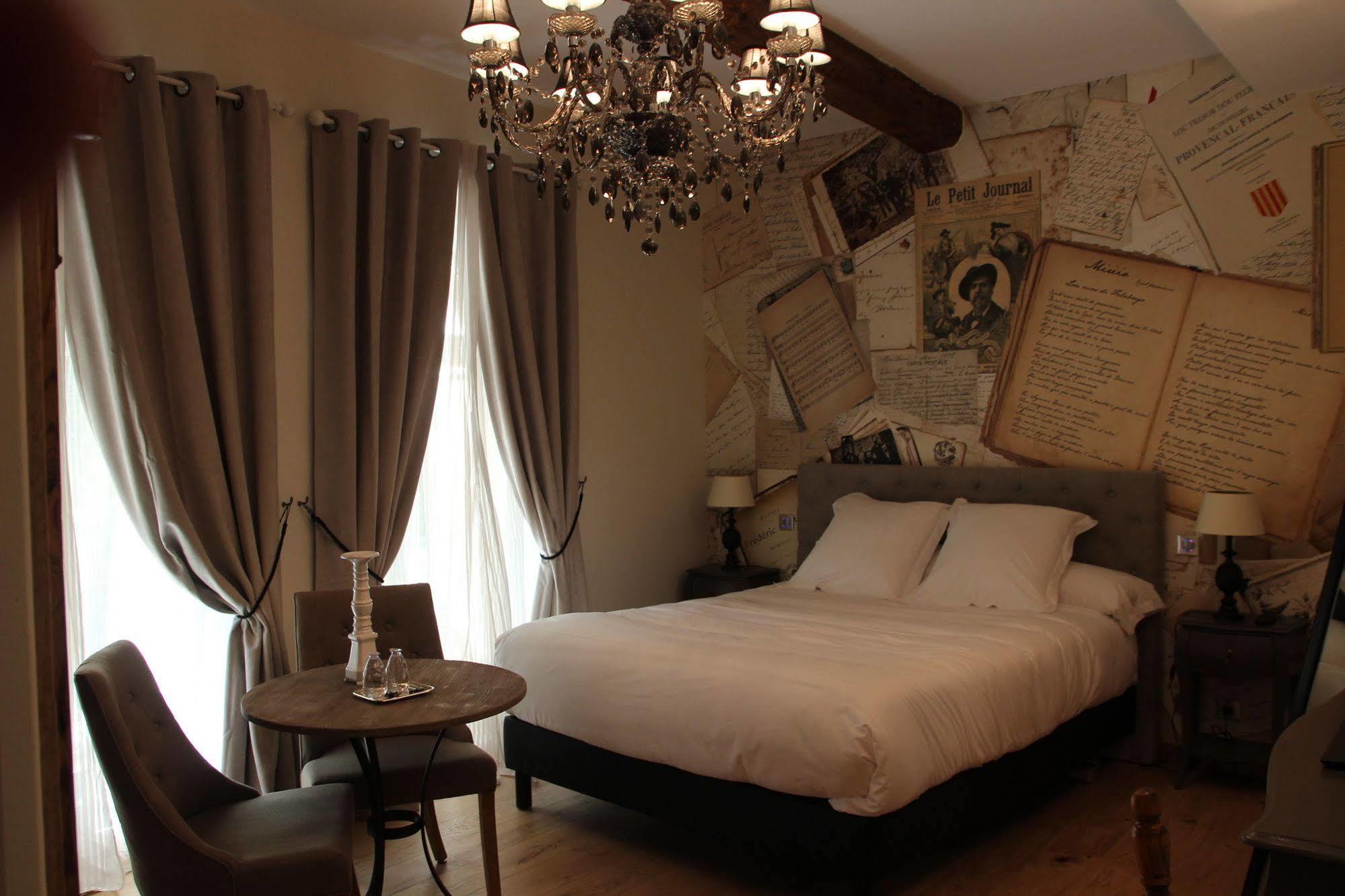 Maison D'Hotes Les Varietes Сен-Реми-де-Прованс Экстерьер фото